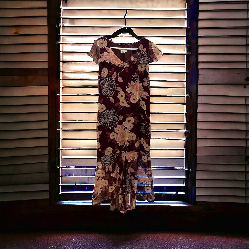 Maggie London Petites Size 10 Purple floral Dress